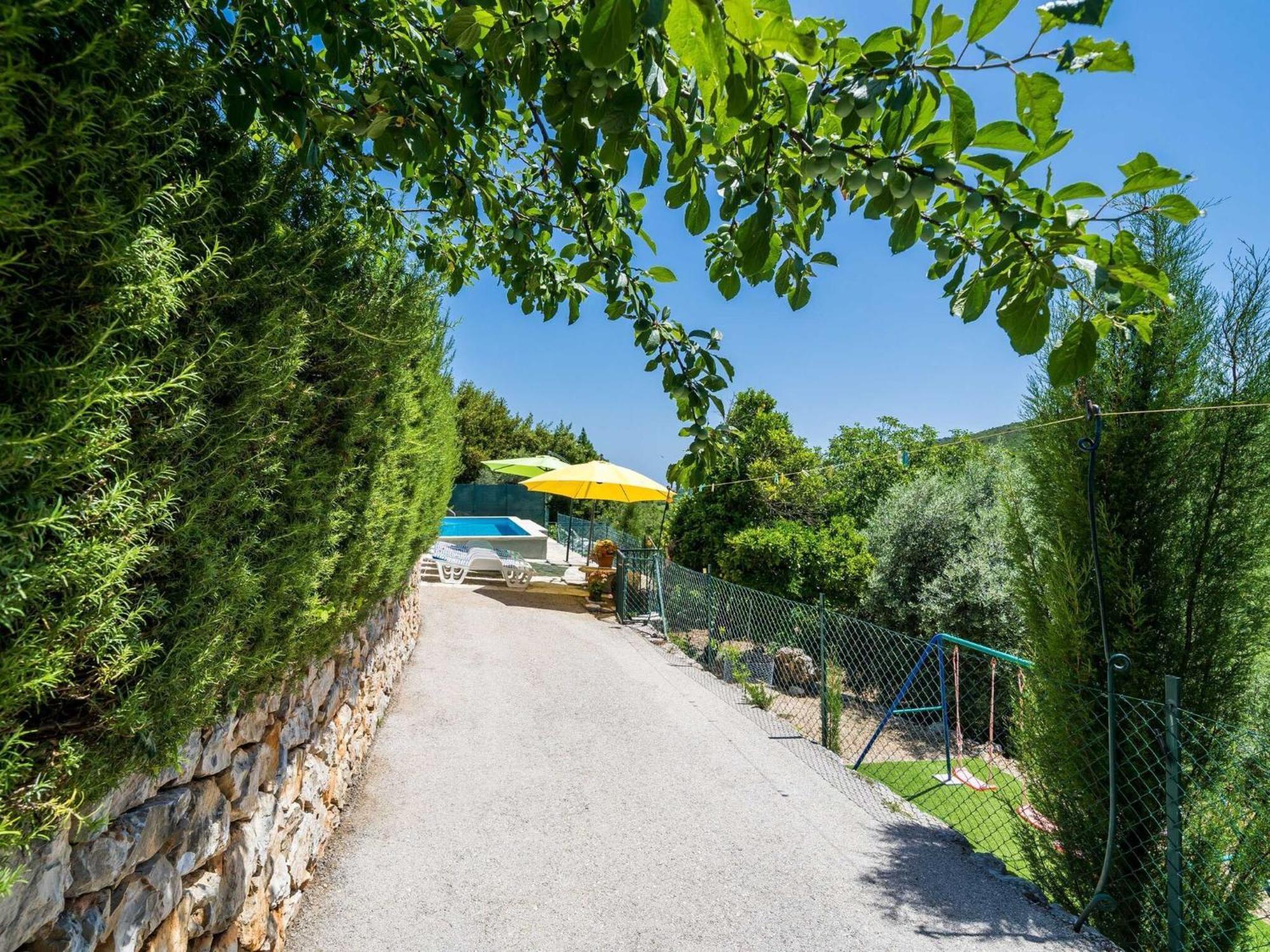 House Ko An-Four Bedroom Villa With Terrace And Swimming Pool Gruda Exteriér fotografie