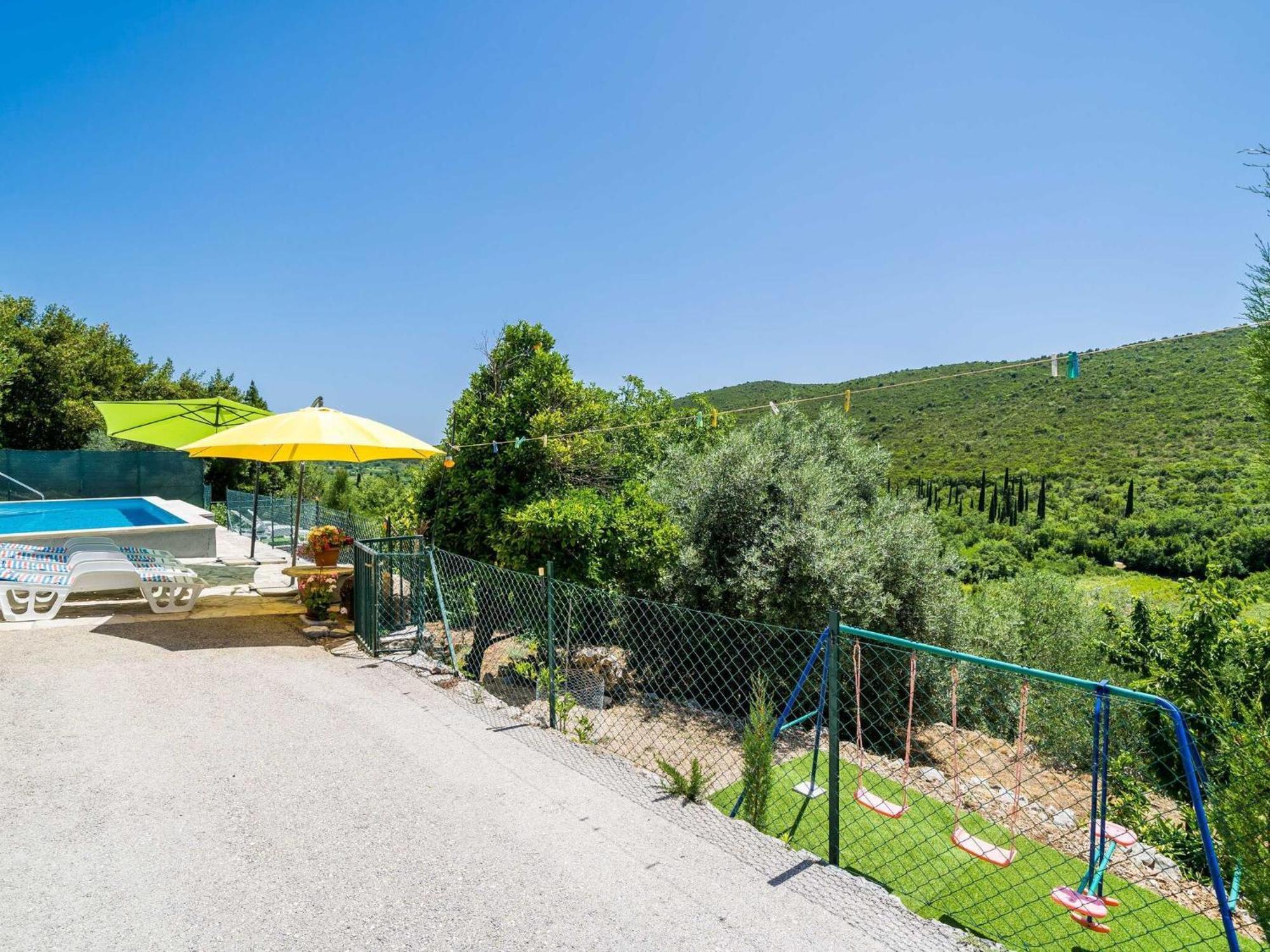 House Ko An-Four Bedroom Villa With Terrace And Swimming Pool Gruda Exteriér fotografie