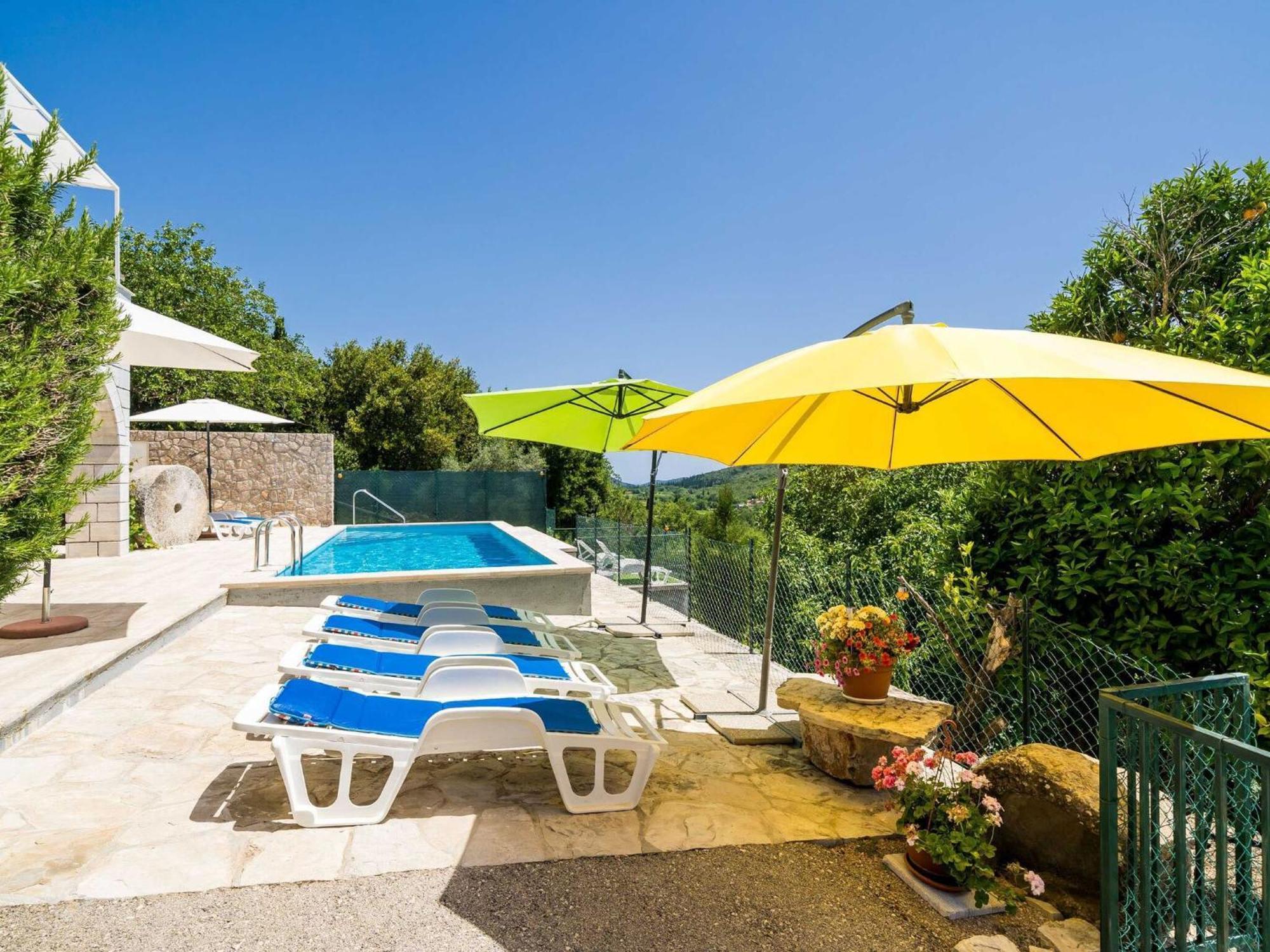 House Ko An-Four Bedroom Villa With Terrace And Swimming Pool Gruda Exteriér fotografie
