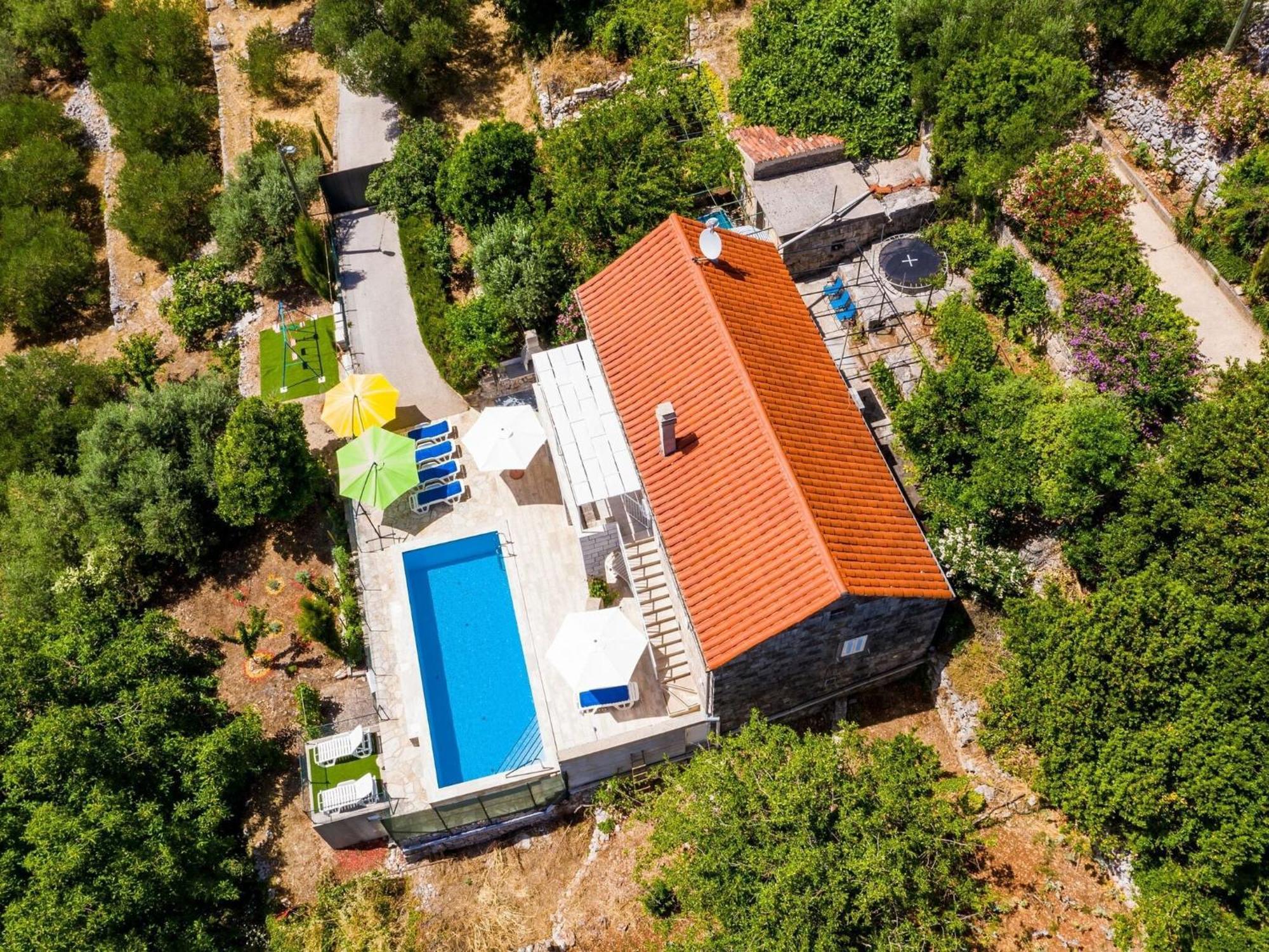 House Ko An-Four Bedroom Villa With Terrace And Swimming Pool Gruda Exteriér fotografie