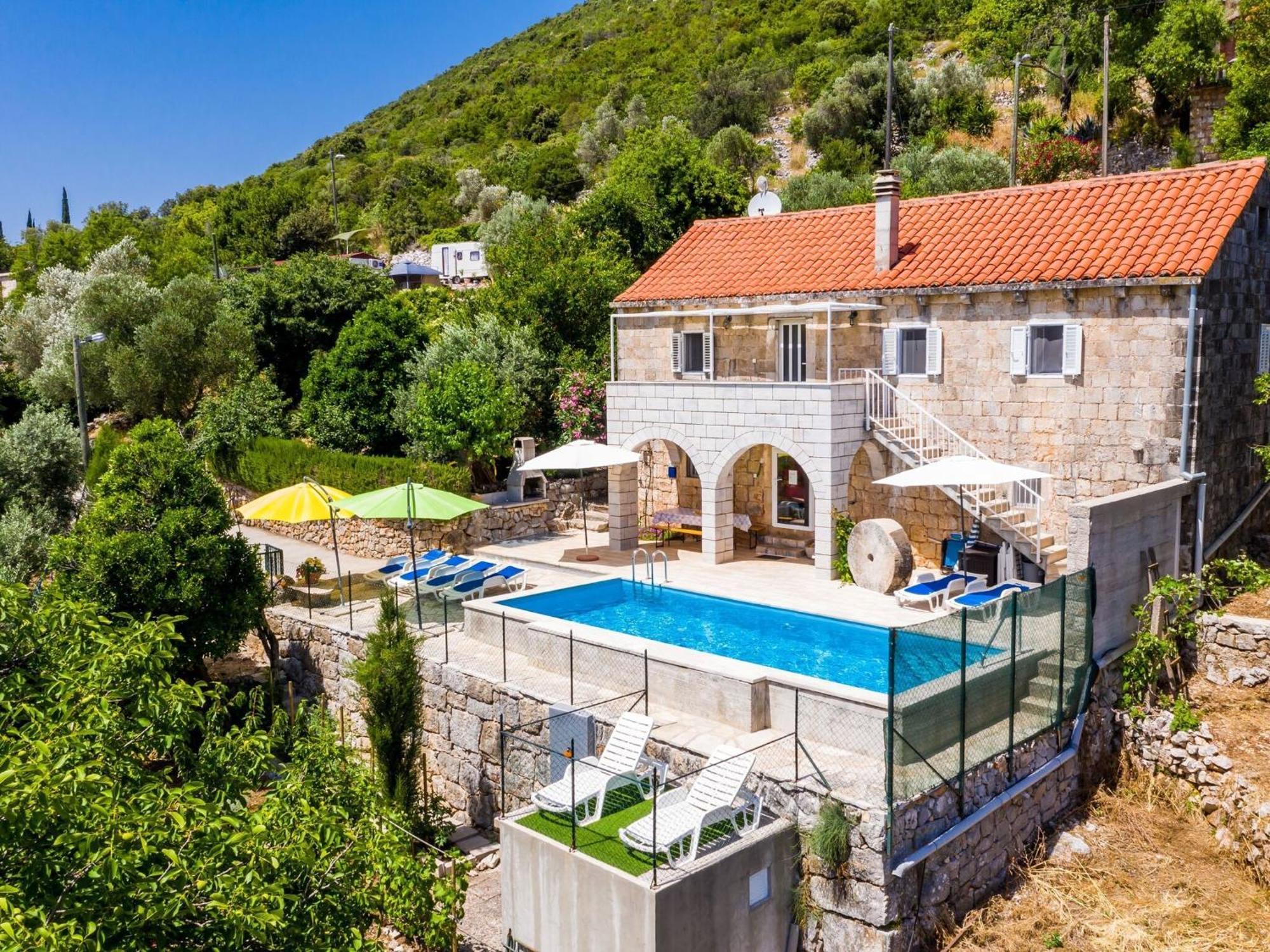 House Ko An-Four Bedroom Villa With Terrace And Swimming Pool Gruda Exteriér fotografie