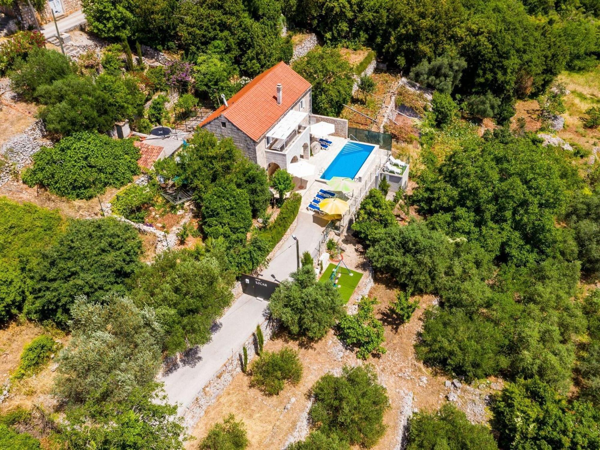 House Ko An-Four Bedroom Villa With Terrace And Swimming Pool Gruda Exteriér fotografie
