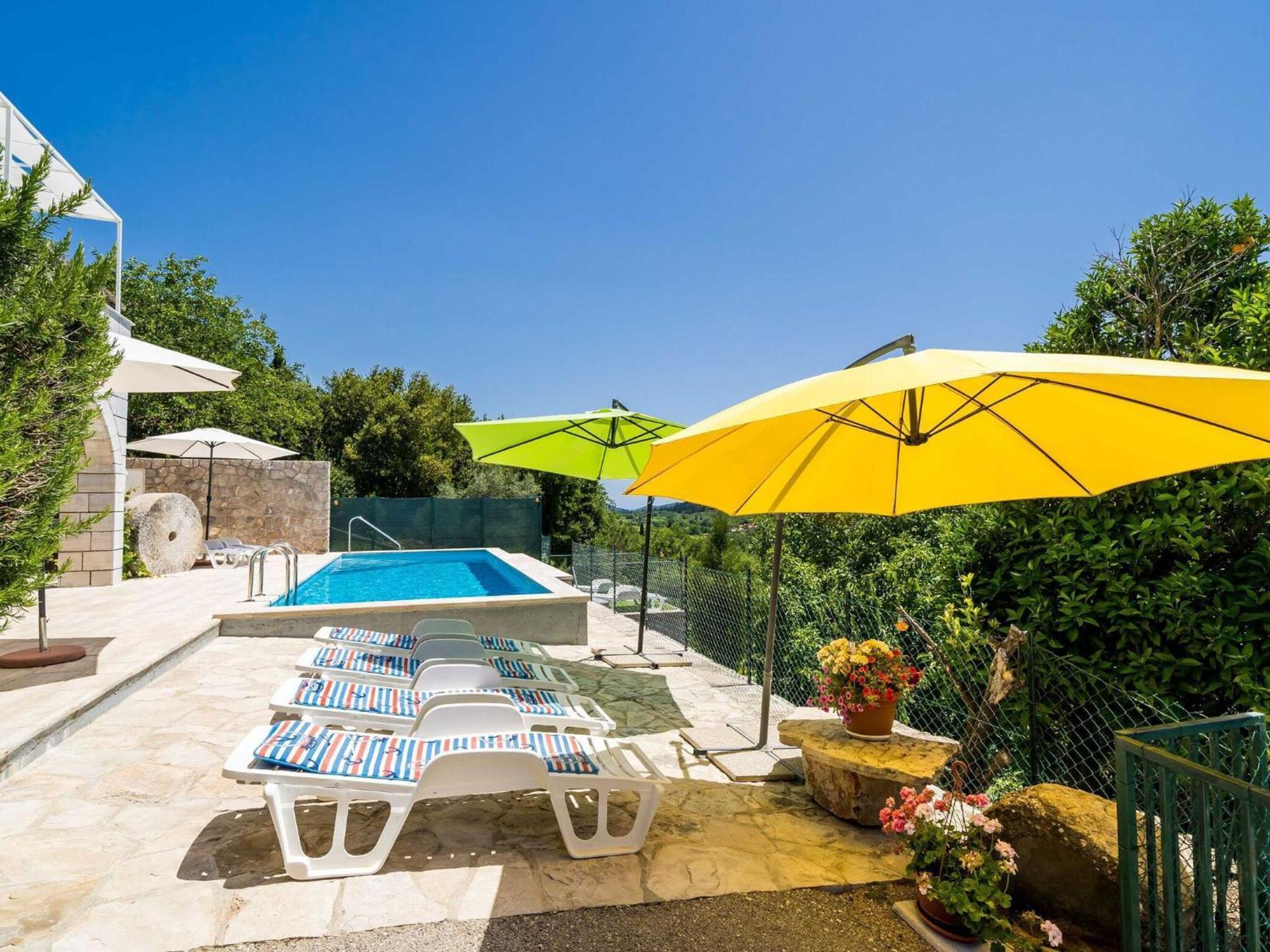 House Ko An-Four Bedroom Villa With Terrace And Swimming Pool Gruda Exteriér fotografie